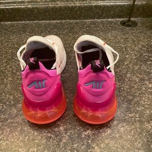 Nike Womens Air Max 270